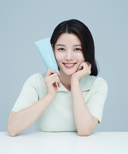 Laneige Water Bank Blue Hyaluronic Cleansing Foam 1, deep cleansing foam, daily cleansing, daily hydrating facial cleanser